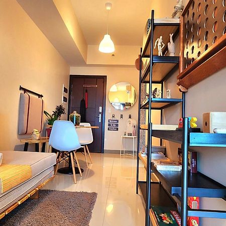 Spacious 7U Homey Unit Steps Away From Uptown Mall And Mitsukoshi Mall Free Parking With Washer マニラ市 エクステリア 写真