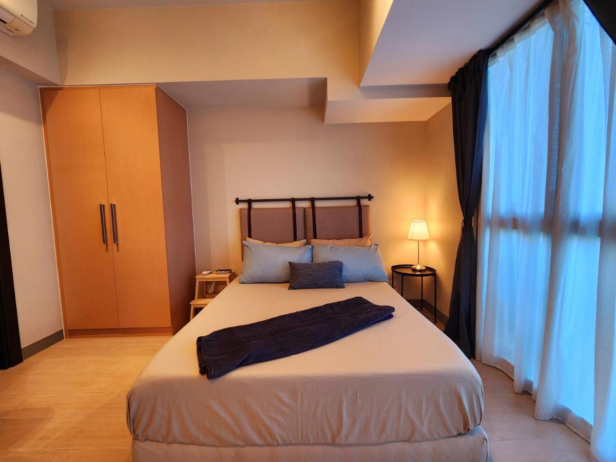 Spacious 7U Homey Unit Steps Away From Uptown Mall And Mitsukoshi Mall Free Parking With Washer マニラ市 エクステリア 写真