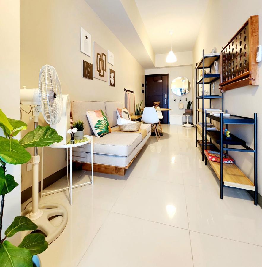 Spacious 7U Homey Unit Steps Away From Uptown Mall And Mitsukoshi Mall Free Parking With Washer マニラ市 エクステリア 写真