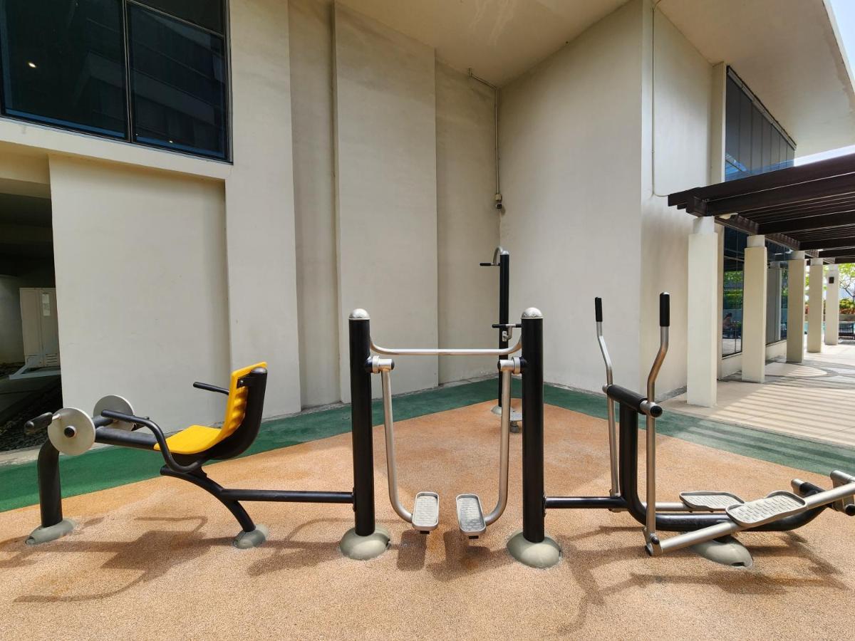 Spacious 7U Homey Unit Steps Away From Uptown Mall And Mitsukoshi Mall Free Parking With Washer マニラ市 エクステリア 写真