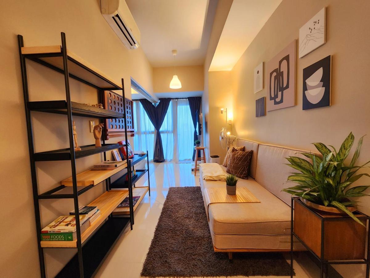Spacious 7U Homey Unit Steps Away From Uptown Mall And Mitsukoshi Mall Free Parking With Washer マニラ市 エクステリア 写真
