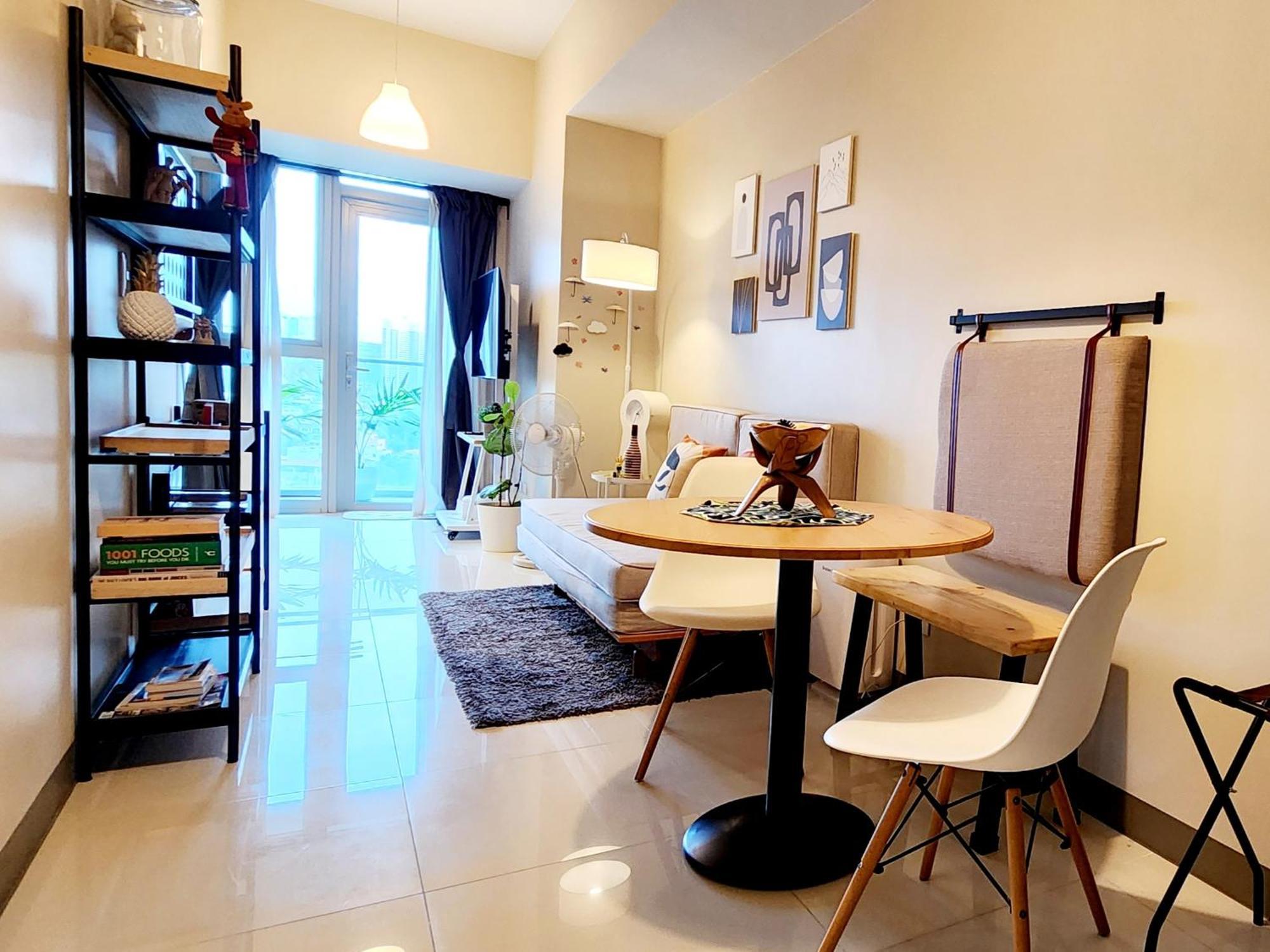 Spacious 7U Homey Unit Steps Away From Uptown Mall And Mitsukoshi Mall Free Parking With Washer マニラ市 エクステリア 写真